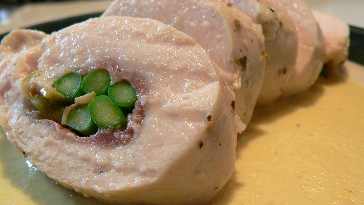 Duszona pierś z kurczaka bez skóry