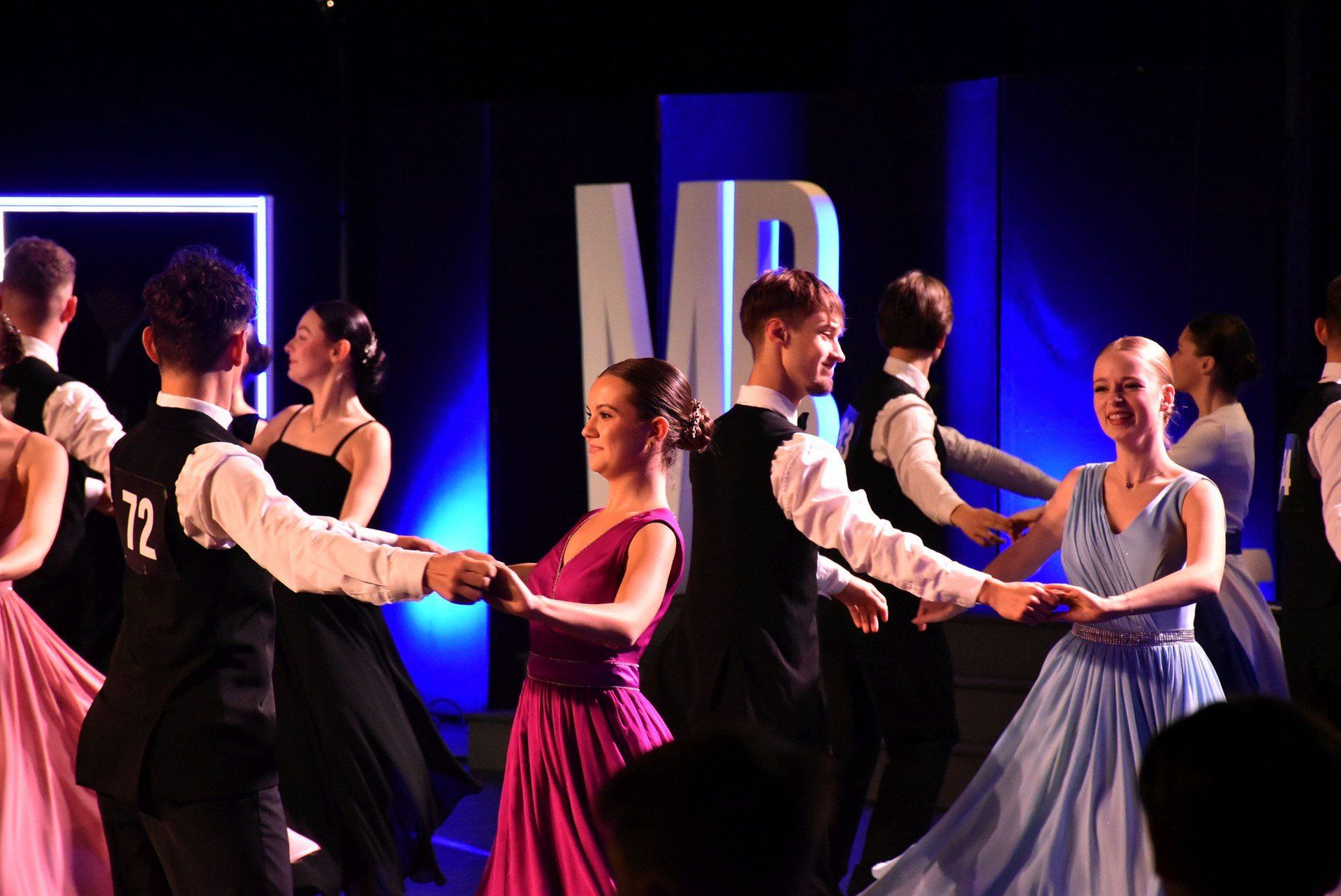 Tańce polskie w Malborku. Drugi dzień na &#34;Muszli Bałtyku&#34;