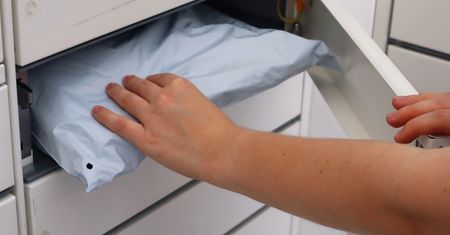 Zamówiła przesyłkę do paczkomatu. Nagle zadzwonił telefon. "Byłam w szoku"