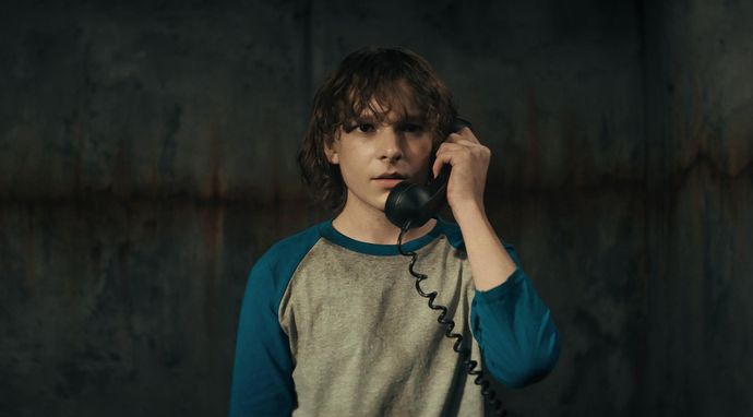 Czarny telefon