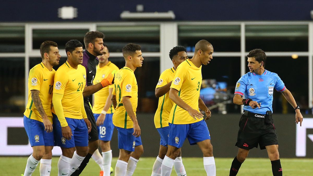 Zdjęcie okładkowe artykułu: Getty Images / Jim Rogash / Na zdjęciu: Piłkarze reprezentacji Brazylii