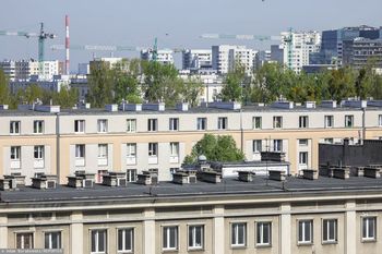 Nowy blok tuż obok starego. Mieszkańcom puszczają nerwy