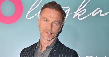 Krystian Wieczorek z okazji urodzin młodszej o 17 lat żony opublikował ich całuśne zdjęcie. "Ja to mam szczęście"