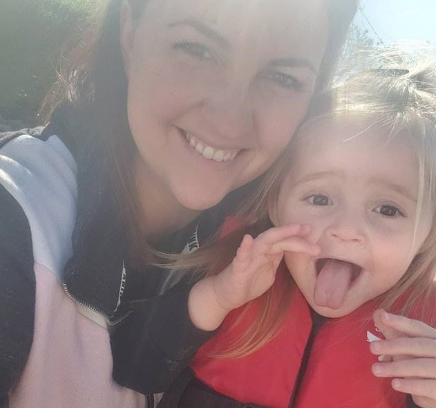 Emily z córką Carsyn