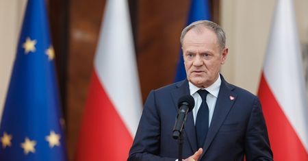 Rząd reaguje na drogie paliwo. Donald Tusk ogłasza obniżki VAT i akcyzy oraz maksymalne ceny na stacjach