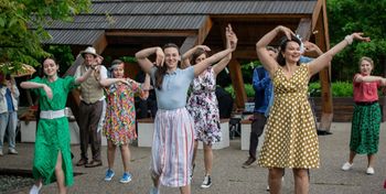 Bielsko-Biała: sWING Potańcówka na lotnisku. Taneczna energia mimo deszczu