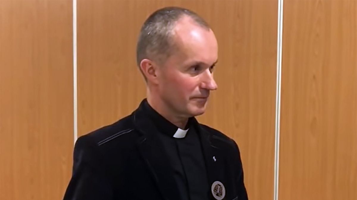 Ks. Janusz Chyła odpowiedział krytykom w mediach społecznościowych