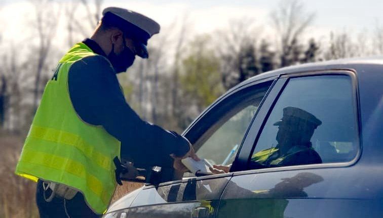 Dyrektorka szkoły pijana w pracy. Pod wpływem wracała do domu