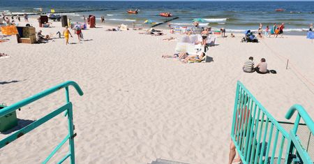 Dała dzieciom obiad na plaży. Okropieństwo, co kazała im zrobić z resztkami jedzenia