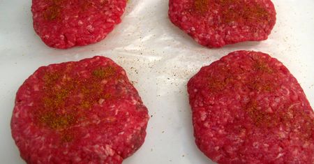 Surowe mrożone burgery z wołowiny (100%)