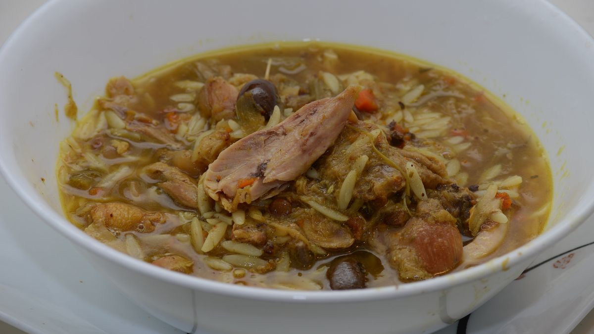 Duszone podudzie z kurczaka (mięso i skóra)