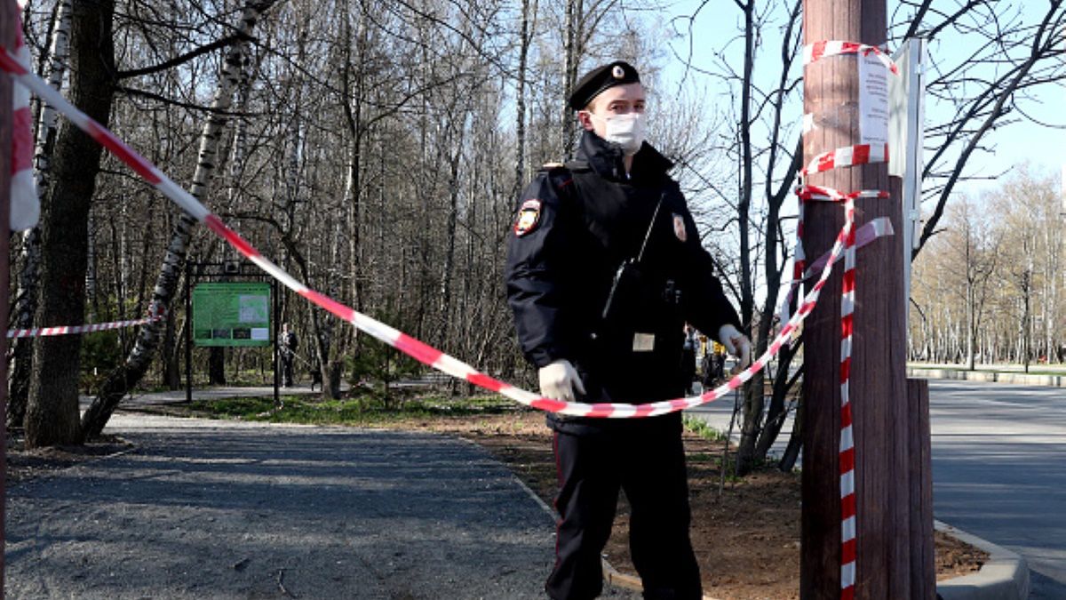 Mała dziewczynka przez kilka dni błąkała się po smoleńskim lesie. Nie miała ani wody, ani pożywienia (zdjęcie ilustracyjne) 