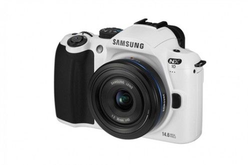 Samsung NX10 w wersji białej