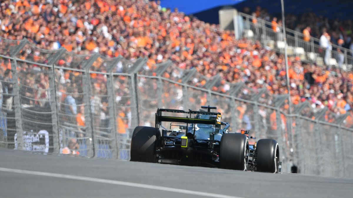 bolid Aston Martina podczas GP Holandii