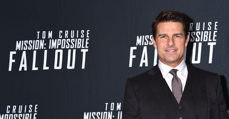 Tom Cruise skacze motocyklem na planie "Mission: Impossible 7"
