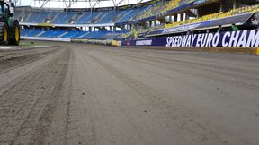 Żużel. Na Motoarenie dosypano nowej nawierzchni. "Zrobiliśmy tor, jaki chcieli zawodnicy"