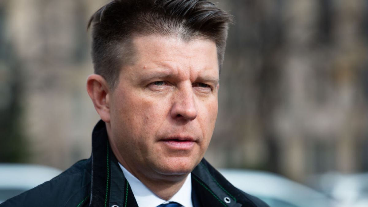 Ryszard Petru podpisał umowę z warszawskim dyskontem