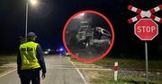 Świadek tragedii na przejeździe. "Pociąg pchał wrak". Nie żyje 5 osób