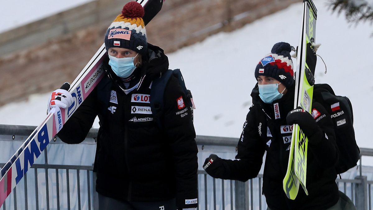 Zdjęcie okładkowe artykułu: PAP / Grzegorz Momot / Na zdjęciu: Polacy Dawid Kubacki (z lewej) i Kamil Stoch (z prawej) 