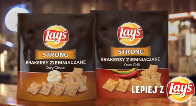 Piwny spot reklamuje krakersy Lay’s Strong (wideo)