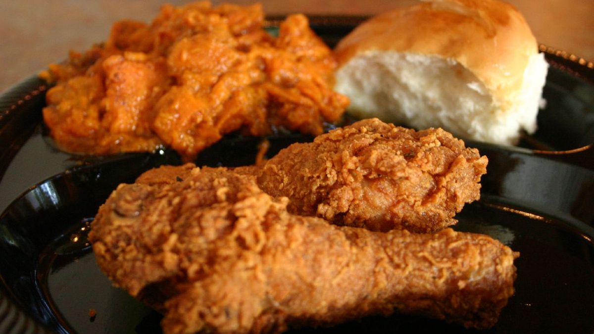 Udko z kurczaka smażone w mące (mięso i skóra)