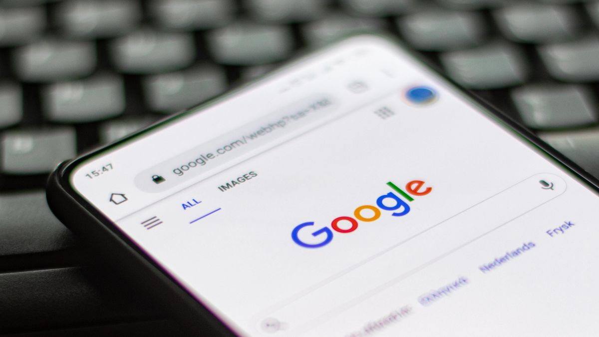 Google closeup logo displayed on a phone screen, smartphone on a keyboard is seen in this multiple exposure illustration, the company's symbol is globally recognized. Google, LLC is an American tech giant, a multinational technology company that specializes in Internet-related services and products, which include online advertising technologies, a search engine, cloud computing, software, and hardware. It is considered one of the Big Four technology companies in the U.S. . Amsterdam, the Netherlands on October 22, 2020 (Photo by Nicolas Economou/NurPhoto via Getty Images)
