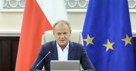 Służby w domu rodzinnym Nawrockiego. Tusk zabrał głos