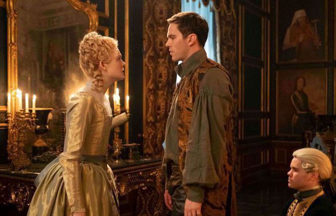 Elle Fanning i Nicholas Hoult na planie "Wielkiej" HBO Max