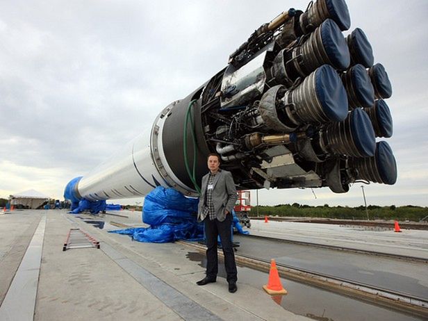 Założyciel SpaceX i rakieta Falcon 9