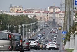 Mińsk pełen migrantów. Koczują nawet na placach zabaw