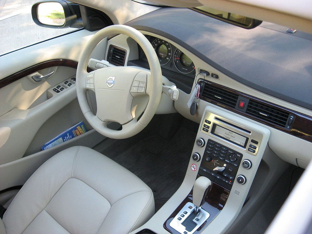 Volvo V70 3