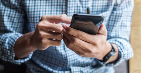 Wiadomości Google z nową funkcją. Zablokują wysyłanie SMS-ów