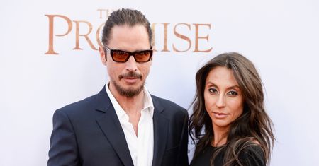 Chris Cornell przewraca się w grobie. Wdowa odpiera ataki kolegów z zespołu