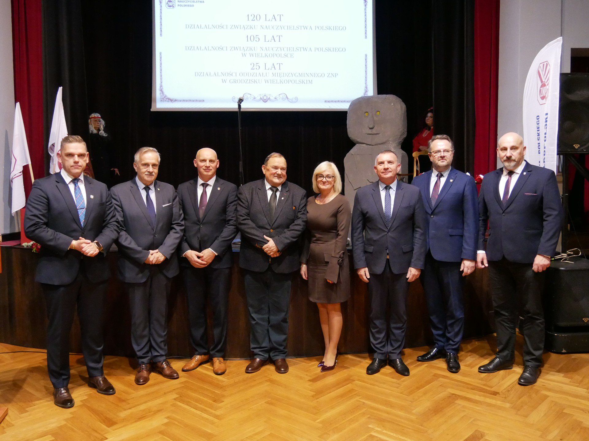 Władze gmin powiatu grodziskiego wraz z prezesem oddziału międzygminnego w Grodzisku Wielkopolskim- Januszem Miłką