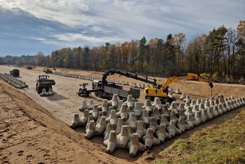 300 tys. betonowych jeży. Oto, co dzieje się na wschodniej granicy
