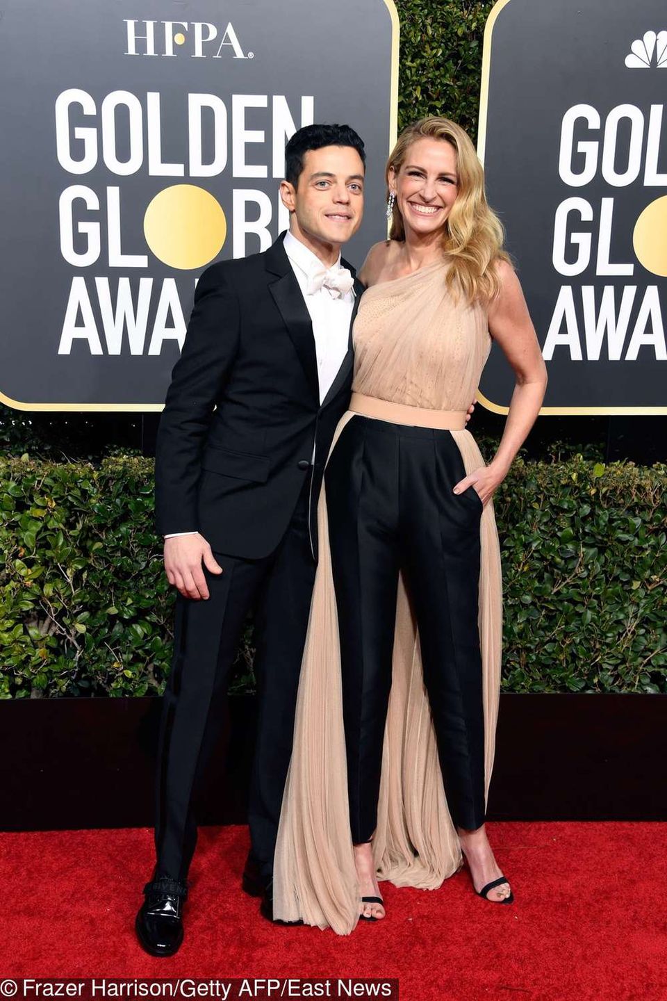 Rami Malek i Julia Roberts – Złote Globy 2019, kreacja: Stella McCartney
