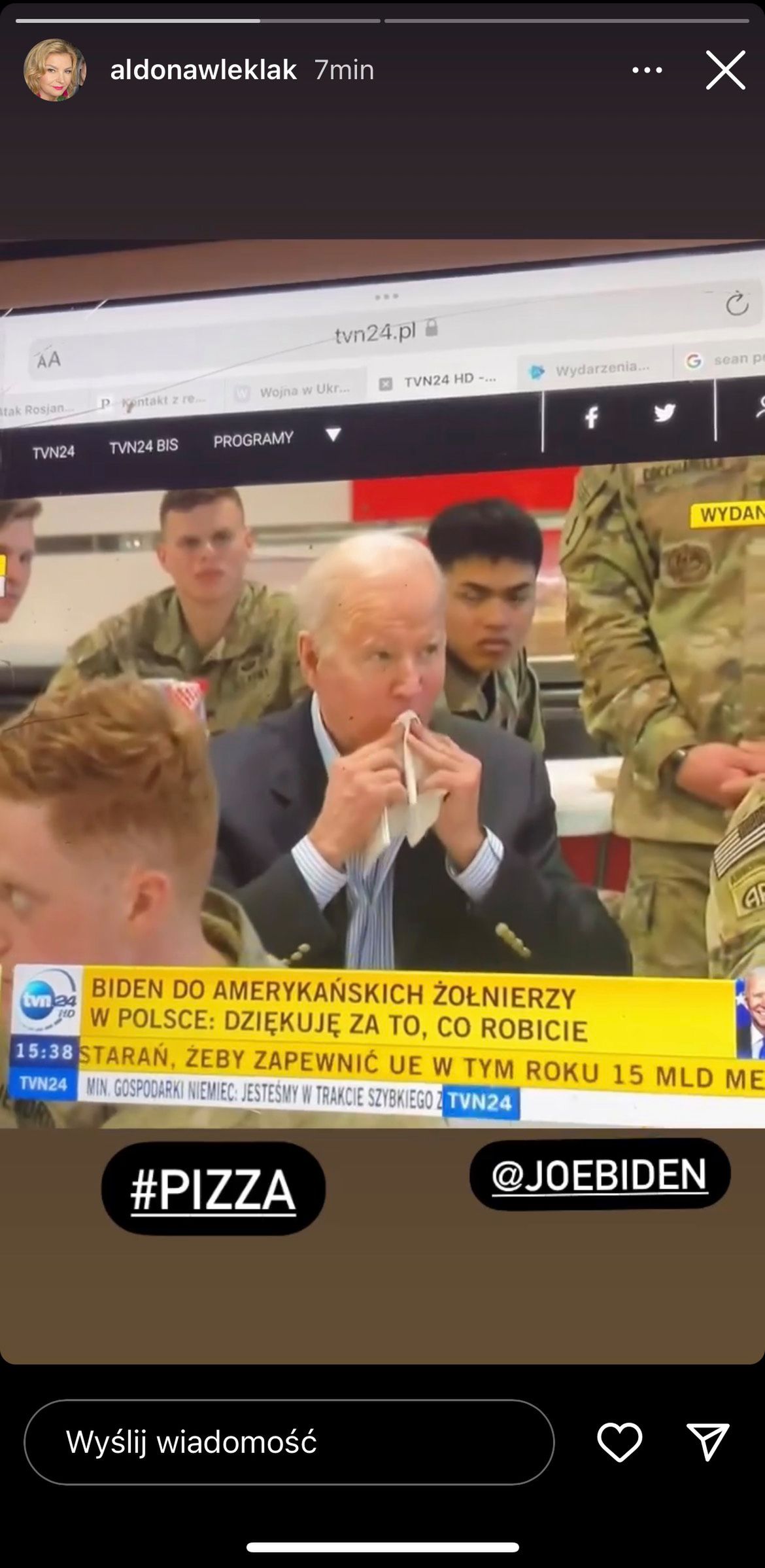 Joe Biden pałaszuje pizzę