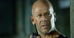 Bruce Willis dorwie Jamesa Bonda