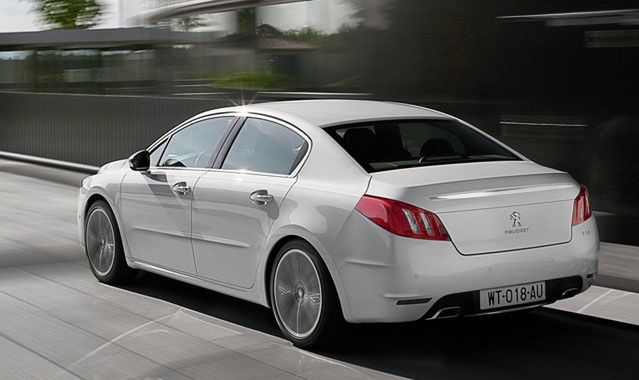 Peugeot 508 sedan też w wersji hybrydowej