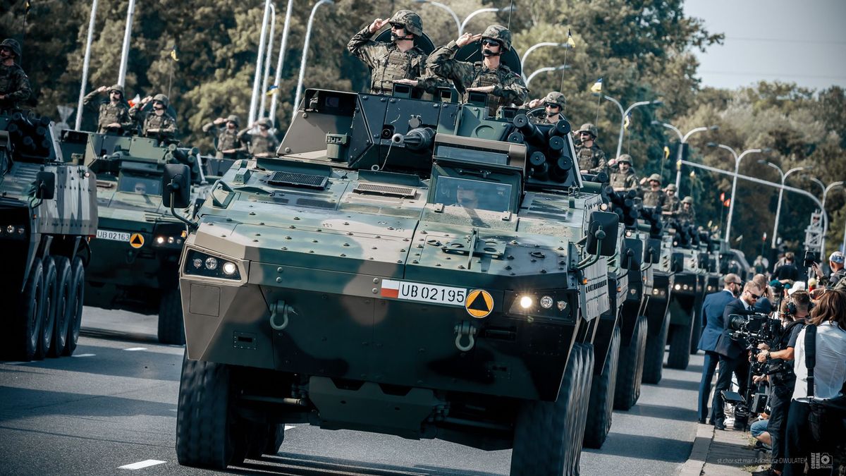 Armia na defiladzie z okazji Święta Wojska Polskiego