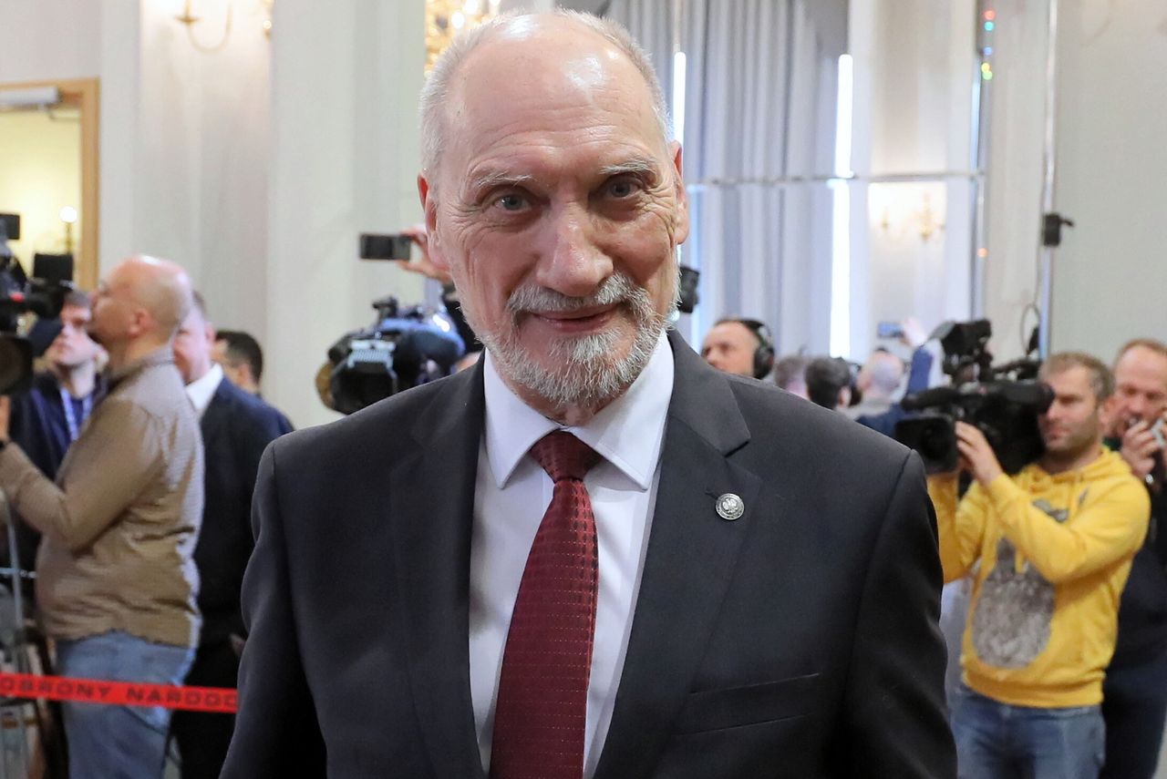 Przewodniczący Podkomisji, Antoni Macierewicz 