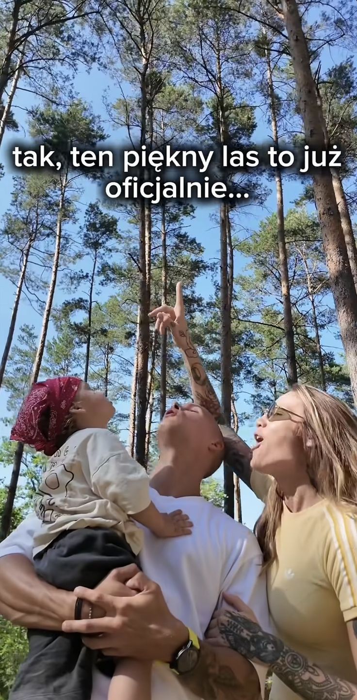 Karolina Gilon buduje las w lesie 