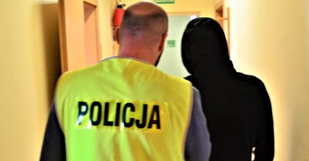 Molestował dziewczynkę w sklepie. Policja szuka świadków