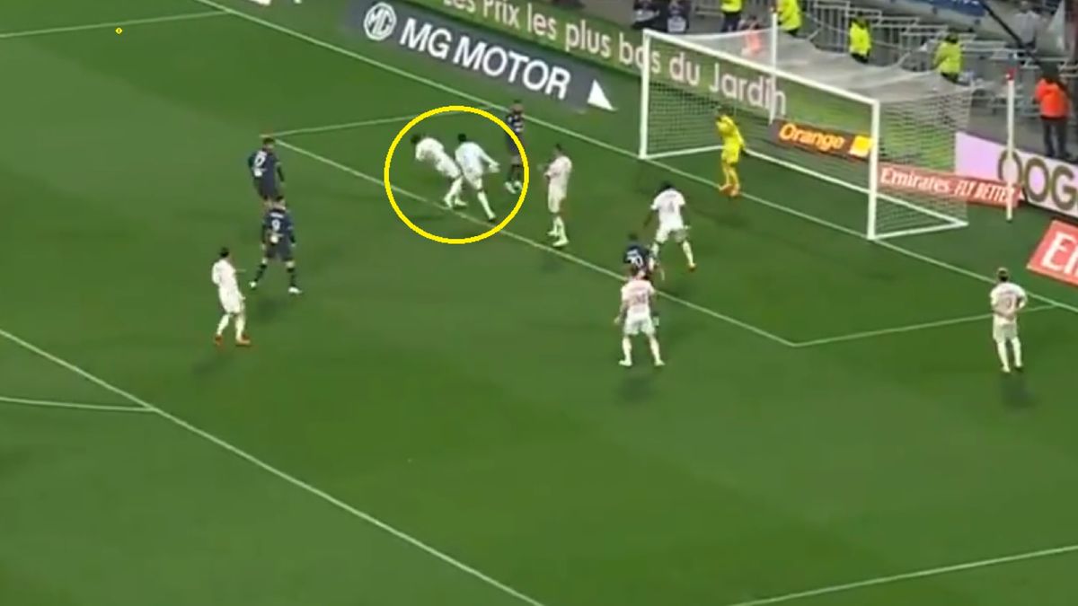 Twitter / Moment kuriozalnej bramki w hicie Ligue 1