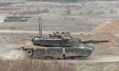 "Zmiana taktyki walki". Czołgi Abrams wycofano z frontu w Ukrainie