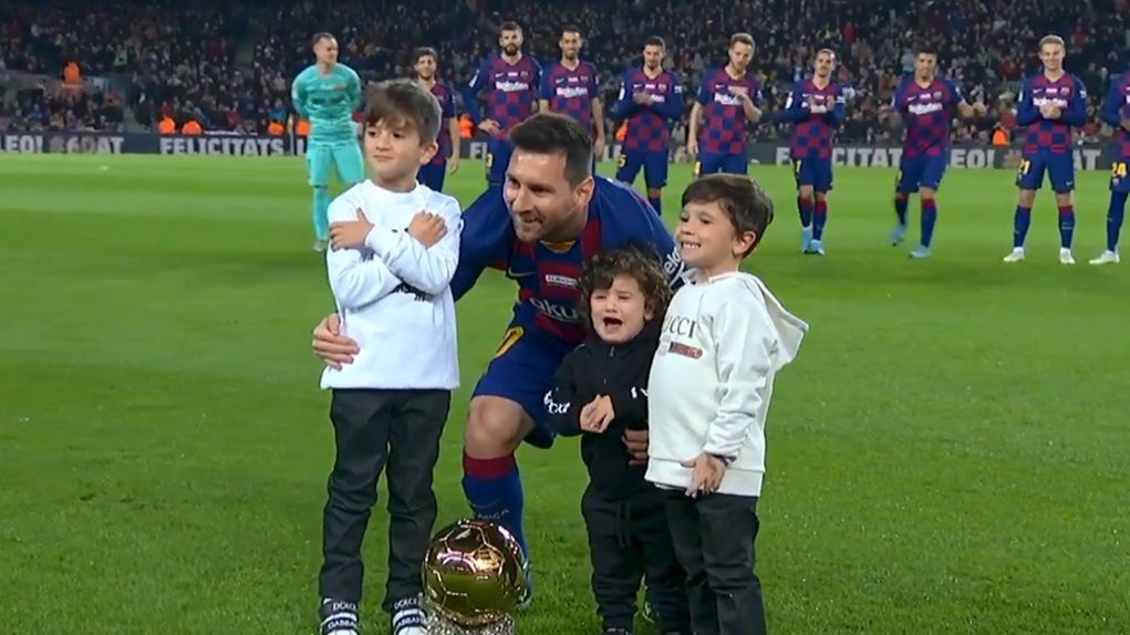 Zdjęcie okładkowe artykułu: Materiały prasowe / Na zdjęciu: Lionel Messi z synami