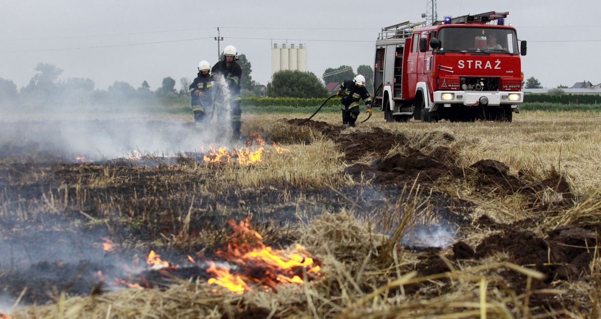 Szyfin: Tragiczny finał gaszenia pożaru zboża. Nie żyje strażak OSP
