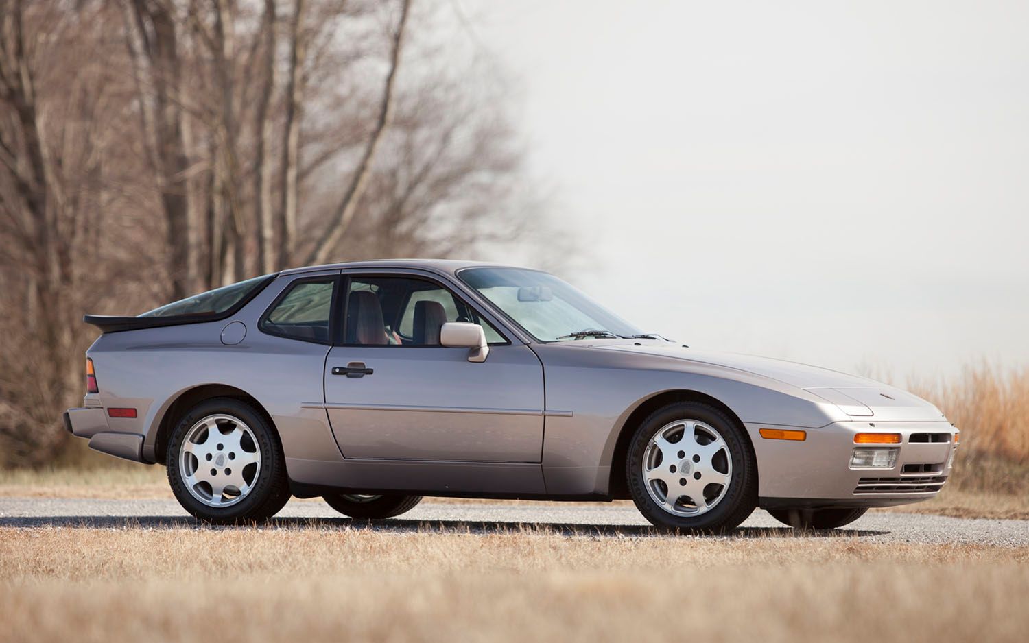 Porsche 944