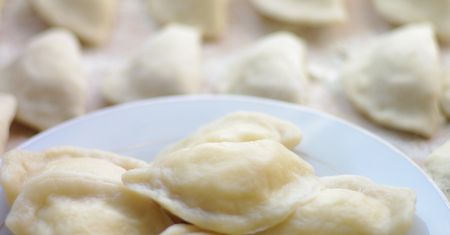 Jak zrobić pierogi ruskie? Ten składnik sprawi, że farsz będzie wyjątkowy