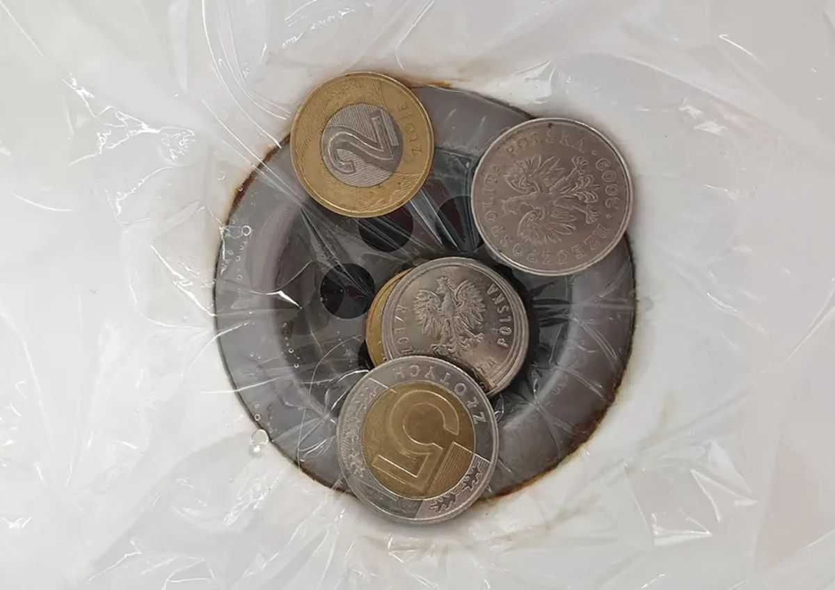 Poznaj niezawodny trik z monetami